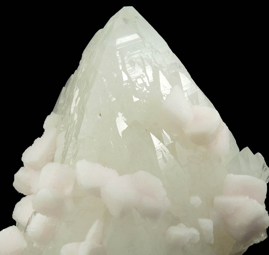 Quartz with Calcite var. Manganocalcite from Pachapaqui District, Bolognesi Province, Ancash Department, Peru