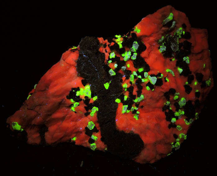 Zincite, Franklinite, Willemite, Calcite from Sterling Mine, Ogdensburg, Sterling Hill, Sussex County, New Jersey (Type Locality for Zincite and Franklinite)