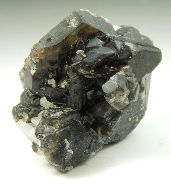 Hornblende-Pargasite from Lime Crest Quarry (Limecrest), Sussex Mills, 4.5 km northwest of Sparta, Sussex County, New Jersey