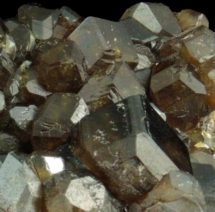 Andradite Garnet from Bor Pit skarn deposits, Dalnegorsk, Primorskiy Kray, Russia