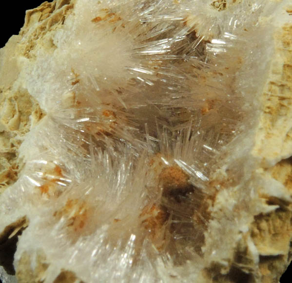 Kutnohorite and Aragonite from Levane, Val D'Arno, Tuscany, Italy