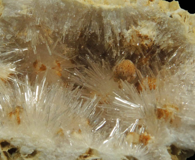 Kutnohorite and Aragonite from Levane, Val D'Arno, Tuscany, Italy