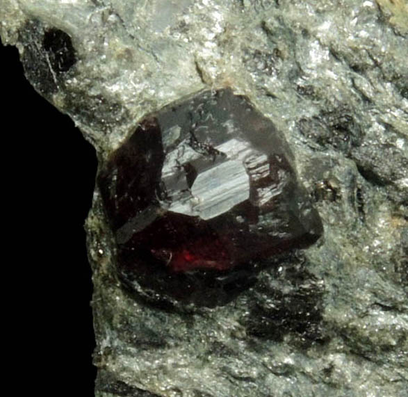 Almandine Garnet in schist from Pipeline excavation, south of Diamond Lake, Glastonbury, Hartford County, Connecticut