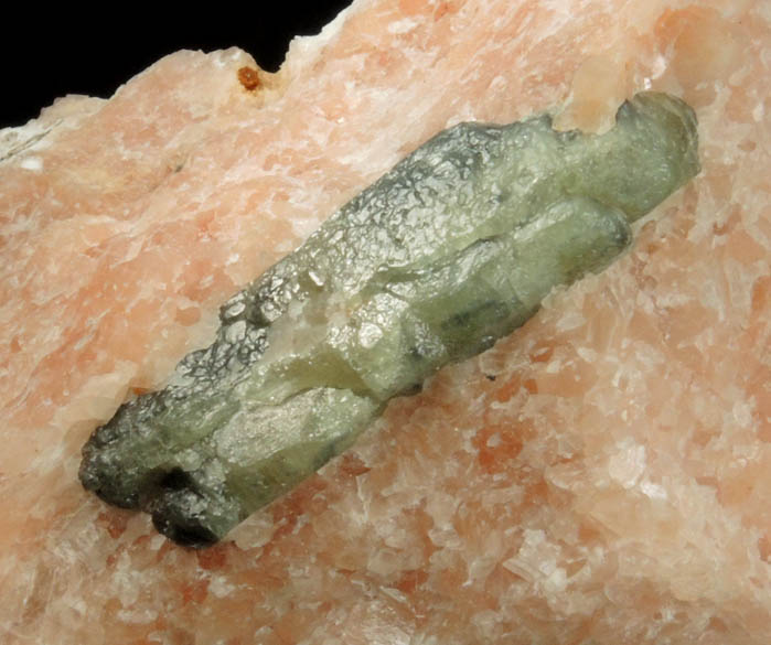 Fluorapatite in Calcite from Otter Lake, Pontiac County, Qubec, Canada