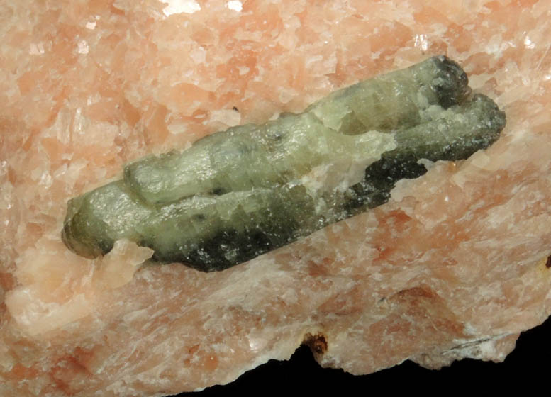 Fluorapatite in Calcite from Otter Lake, Pontiac County, Qubec, Canada