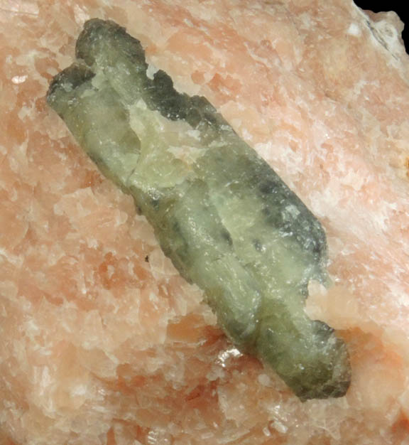 Fluorapatite in Calcite from Otter Lake, Pontiac County, Qubec, Canada