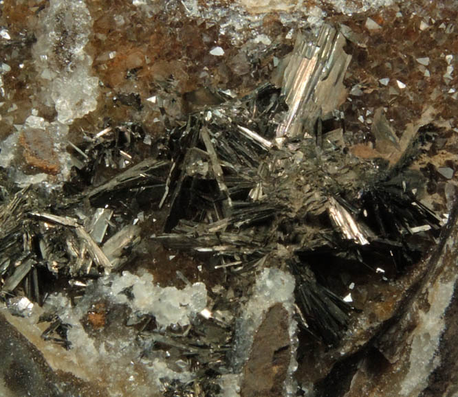 Pyrolusite on Quartz from Taylor Mine,  Alberta, Baraga County, Michigan