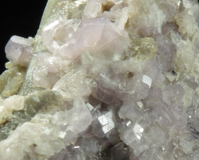 Fluorapatite var. Purple Apatite on columnar Muscovite from Emmons Quarry, southeastern slope of Uncle Tom Mountain,  Greenwood, Oxford County, Maine