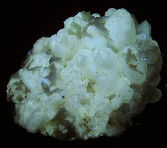 Calcite with minor Prehnite and Laumontite from Upper New Street Quarry, Paterson, Passaic County, New Jersey