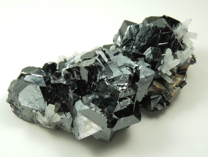 Sphalerite (Spinel Law twinned crystals) with Quartz and Calcite from Stantrg Mine, Trepca District, 7.5 km northeast of Kosozska Mitrovica, Kosovo