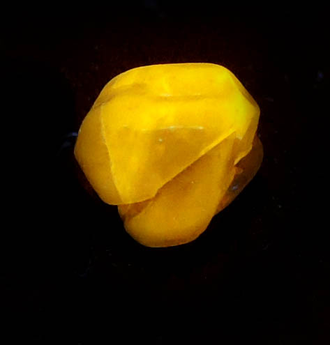 Photo below under longwave ultraviolet illumination of Zircon from Pyin-Oo-Lwin District, Mandalay Region, Myanmar (Burma) Zircon from Pyin-Oo-Lwin District, Mandalay Region, Myanmar (Burma)