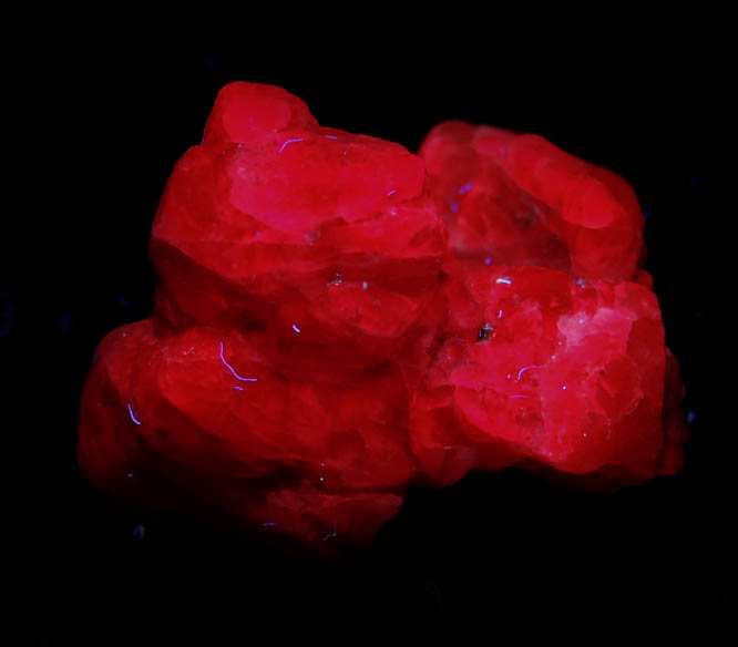 Photo below under longwave ultraviolet illumination of Spinel from Mogok District, 115 km NNE of Mandalay, Mandalay Division, Myanmar (Burma) Spinel from Mogok District, 115 km NNE of Mandalay, Mandalay Division, Myanmar (Burma)