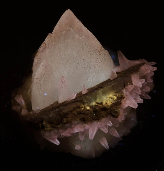 Calcite from Millington Quarry, Bernards Township, Somerset County, New Jersey