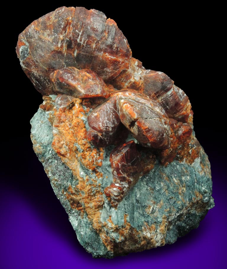 Chondrodite on Clinochlore from Tilly Foster Iron Mine, near Brewster, Putnam County, New York