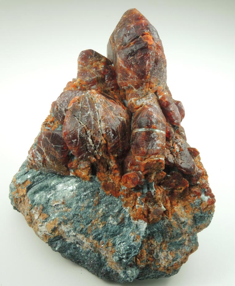 Chondrodite on Clinochlore from Tilly Foster Iron Mine, near Brewster, Putnam County, New York