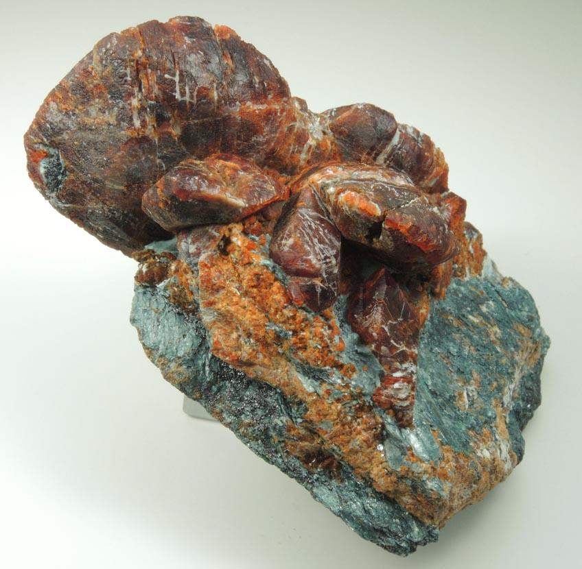 Chondrodite on Clinochlore from Tilly Foster Iron Mine, near Brewster, Putnam County, New York