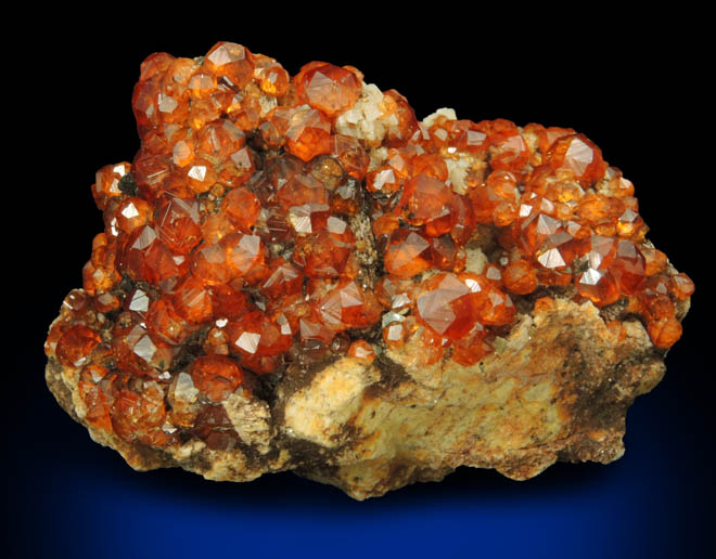 Spessartine Garnet on Microcline from Tongbei-Yunling District, Fujian Province, China