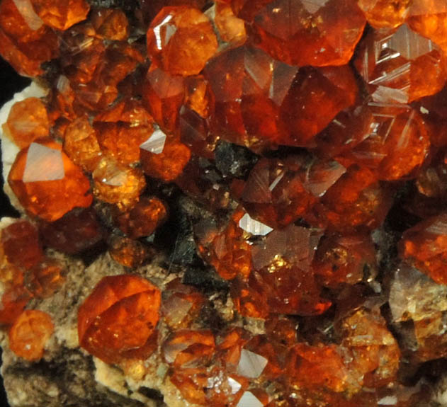 Spessartine Garnet on Microcline from Tongbei-Yunling District, Fujian Province, China