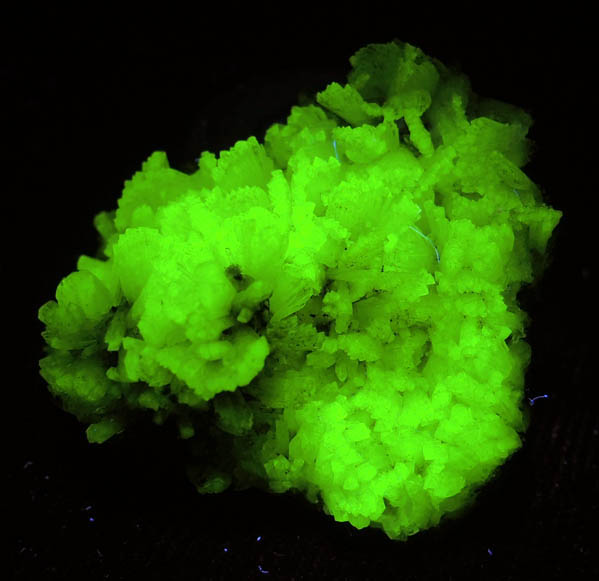 Photo below under longwave ultraviolet illumination of Adamite from Mina Ojuela, Mapimi, Durango, Mexico Adamite from Mina Ojuela, Mapimi, Durango, Mexico