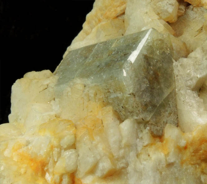 Fluorapatite in Albite with Muscovite from Hayes Ledge, Noyes Mountain, Greenwood, Oxford County, Maine