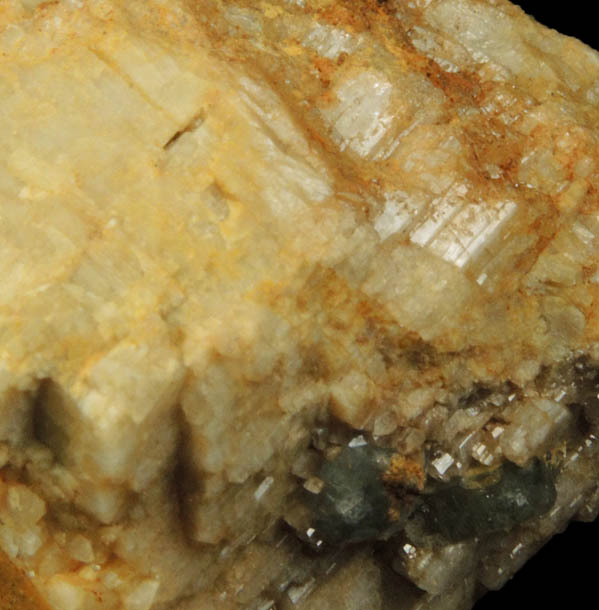 Fluorapatite on Albite from pegmatite prospect near Weymouth Pond, Oxford County, Maine