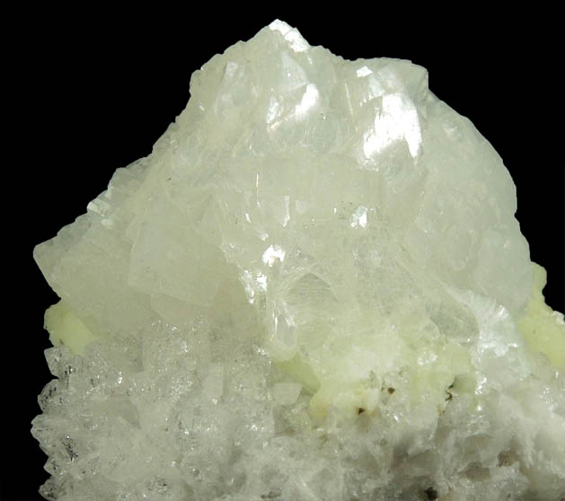 Heulandite over Prehnite and Quartz from Upper New Street Quarry, Paterson, Passaic County, New Jersey