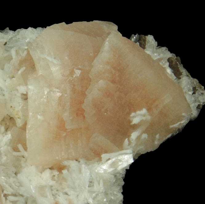 Heulandite and Laumontite over Apophyllite from Upper New Street Quarry, Paterson, Passaic County, New Jersey