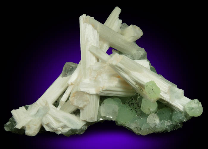 Natrolite over Prehnite with Calcite from Upper New Street Quarry, Paterson, Passaic County, New Jersey