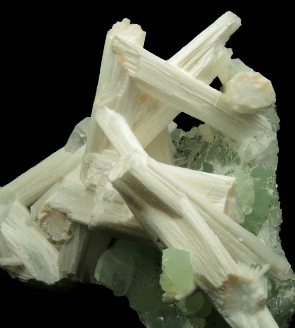 Natrolite over Prehnite with Calcite from Upper New Street Quarry, Paterson, Passaic County, New Jersey