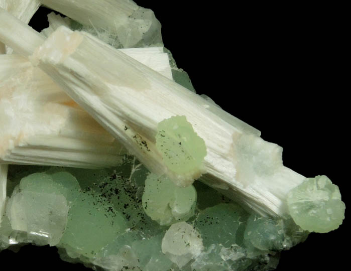 Natrolite over Prehnite with Calcite from Upper New Street Quarry, Paterson, Passaic County, New Jersey