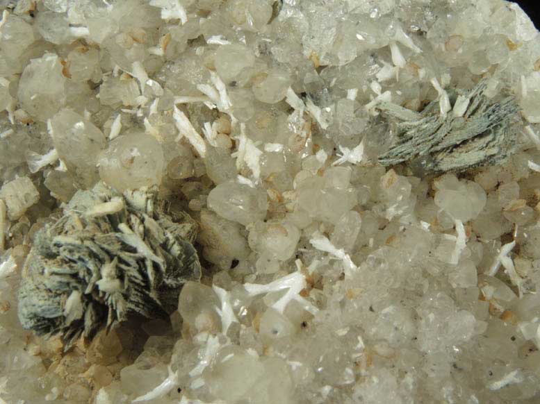 Babingtonite and Laumontite on Calcite from Upper New Street Quarry, Paterson, Passaic County, New Jersey