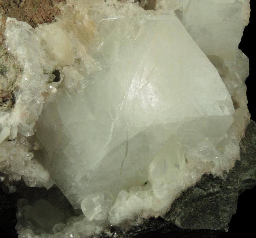 Apophyllite and Babingtonite on Quartz with Calcite from Upper New Street Quarry, Paterson, Passaic County, New Jersey