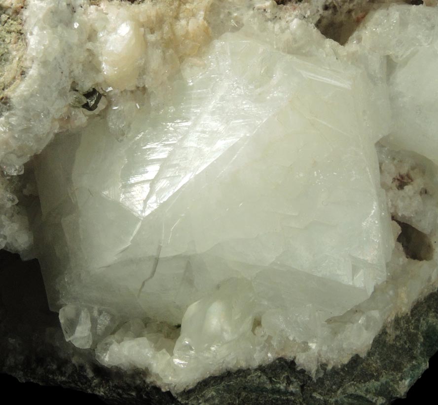 Apophyllite and Babingtonite on Quartz with Calcite from Upper New Street Quarry, Paterson, Passaic County, New Jersey