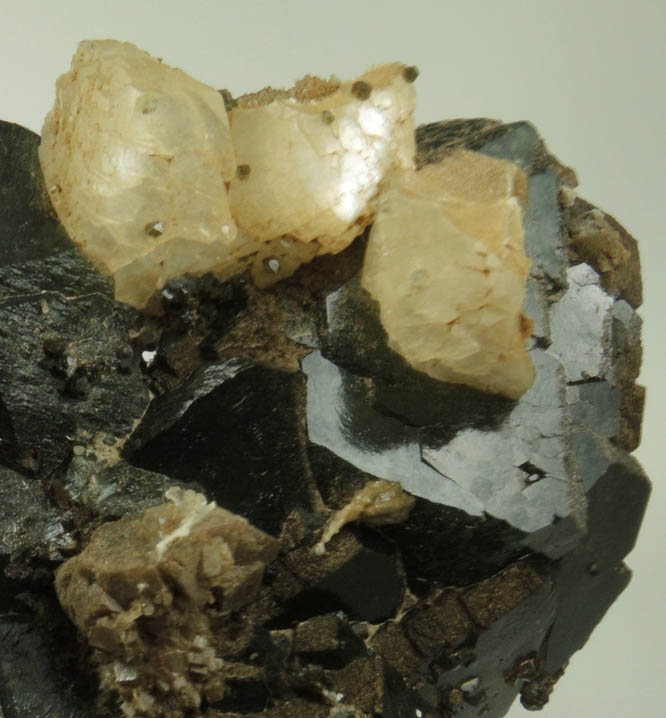 Heulandite and Calcite on Apophyllite with Chlorite inclusions from Millington Quarry, Bernards Township, Somerset County, New Jersey