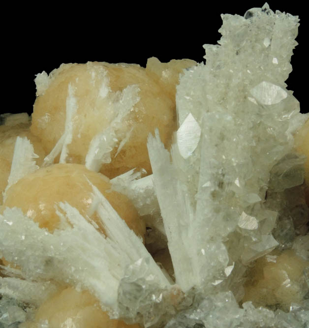 Natrolite, Stilbite, Calcite from Millington Quarry, Bernards Township, Somerset County, New Jersey