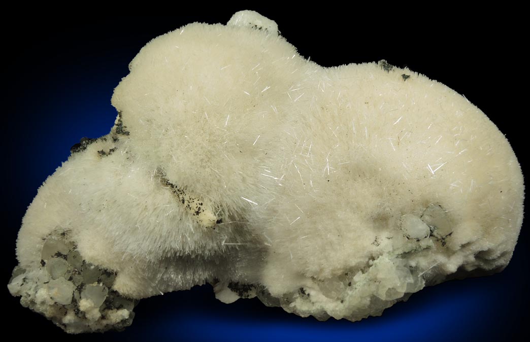 Natrolite over Calcite and Babingtonite from Upper New Street Quarry, Paterson, Passaic County, New Jersey