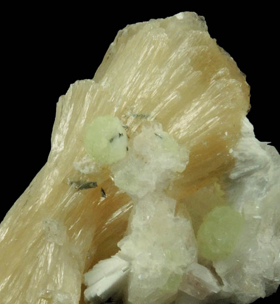 Stilbite, Prehnite, Laumontite, Quartz from Upper New Street Quarry, Paterson, Passaic County, New Jersey