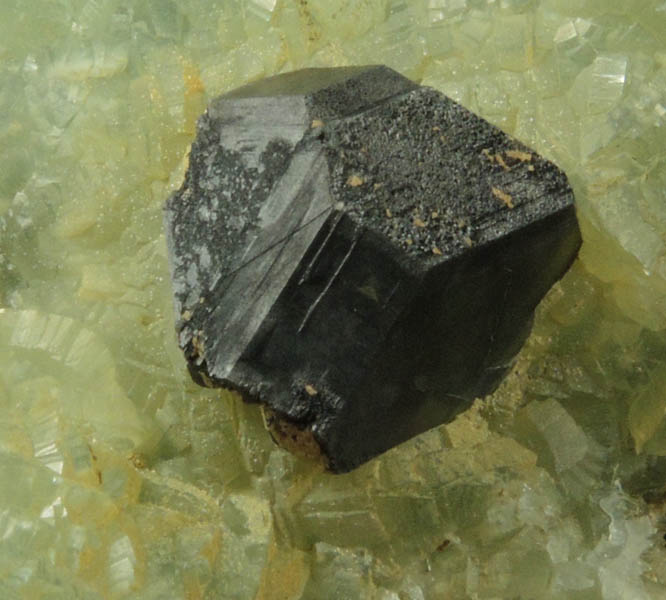 Sphalerite on Prehnite and Calcite from Millington Quarry, Bernards Township, Somerset County, New Jersey