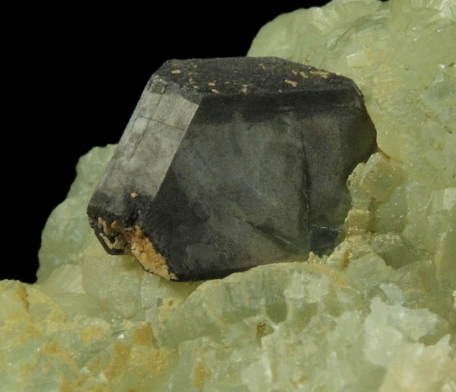 Sphalerite on Prehnite and Calcite from Millington Quarry, Bernards Township, Somerset County, New Jersey