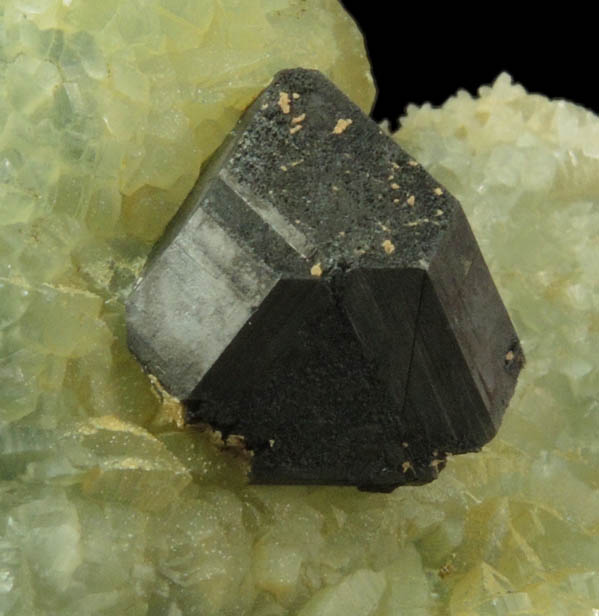Sphalerite on Prehnite and Calcite from Millington Quarry, Bernards Township, Somerset County, New Jersey