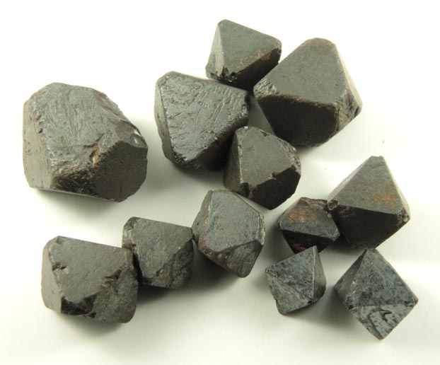 Magnetite (12 crystals) from Yinnietharra Station, Western Australia, Australia