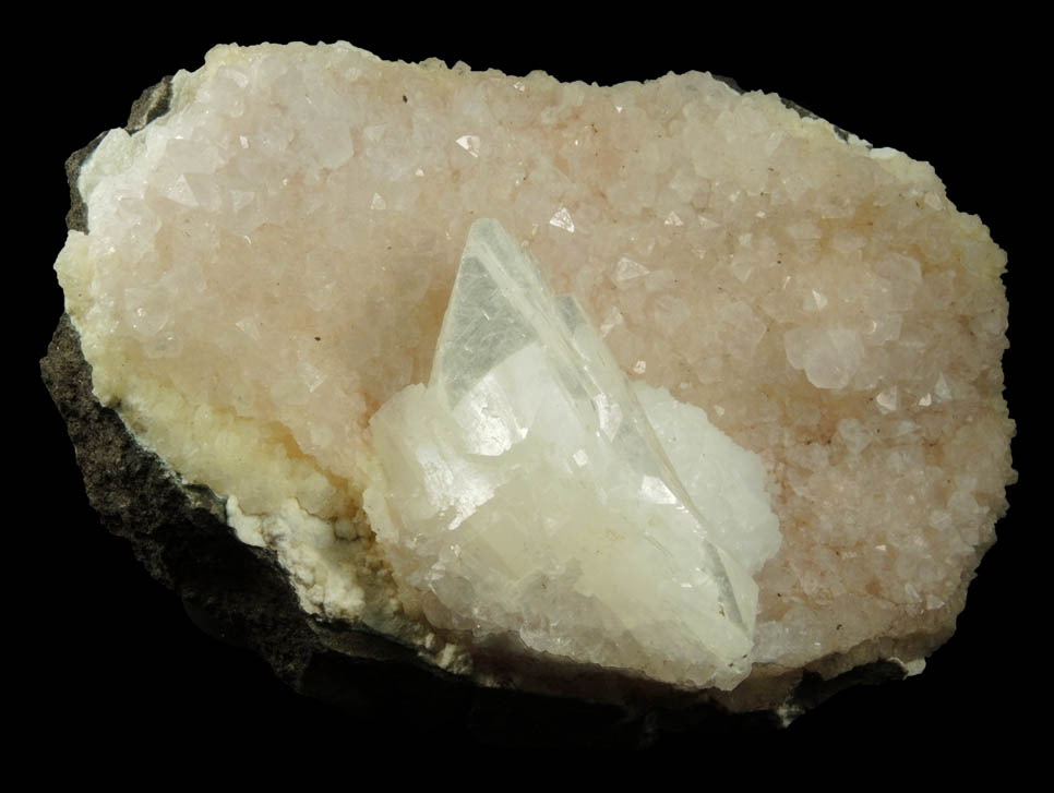 Goosecreekite and Heulandite on di-pyramidal Quartz from Nashik District, Maharashtra, India