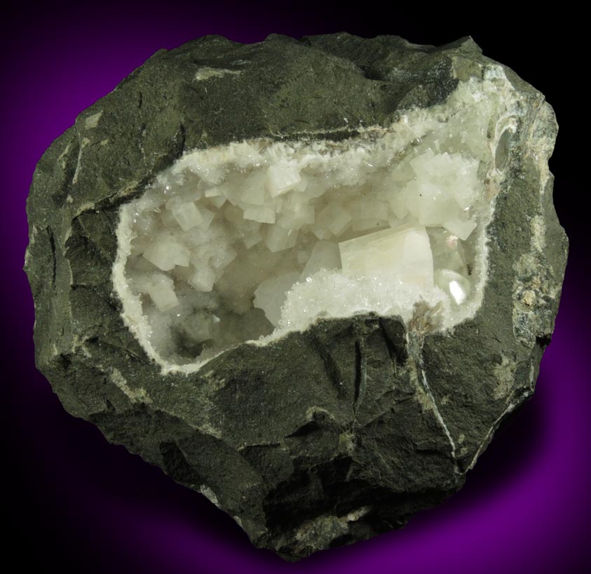 Chabazite, Epistilbite, Calcite from Mumbai District, Maharashtra, India