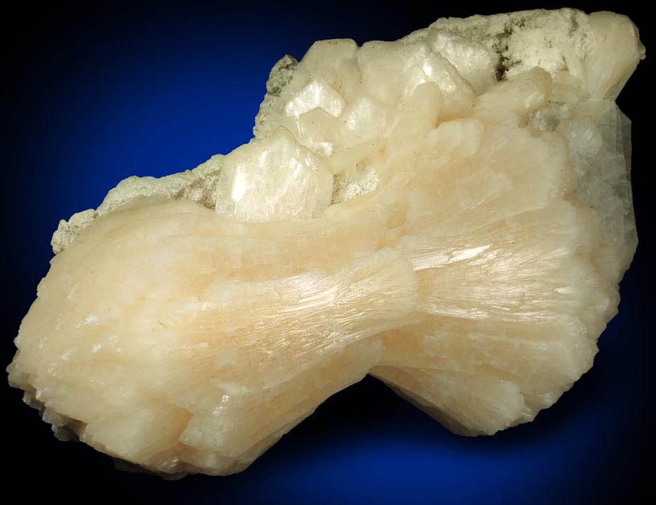 Stilbite (bow-tie-shaped formations) from Jalgaon, Maharashtra, India