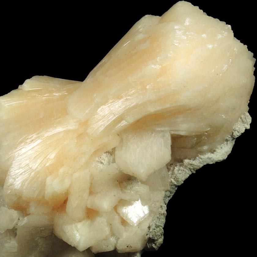 Stilbite (bow-tie-shaped formations) from Jalgaon, Maharashtra, India