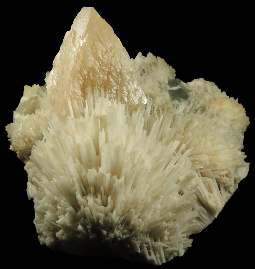 Powellite on Scolecite from Nashik District, Maharashtra, India