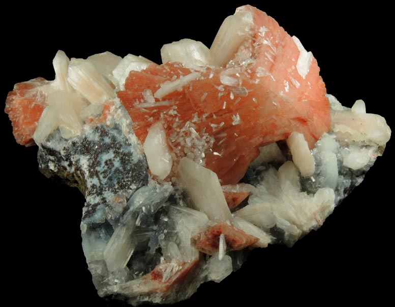 Heulandite and Stilbite over Quartz from Jalgaon, Maharashtra, India