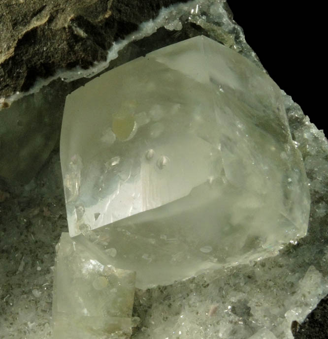 Calcite with Heulandite on Quartz from Mumbai District, Maharashtra, India