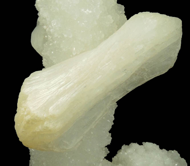 Stilbite on stalactitic Quartz from Jalgaon, Maharashtra, India