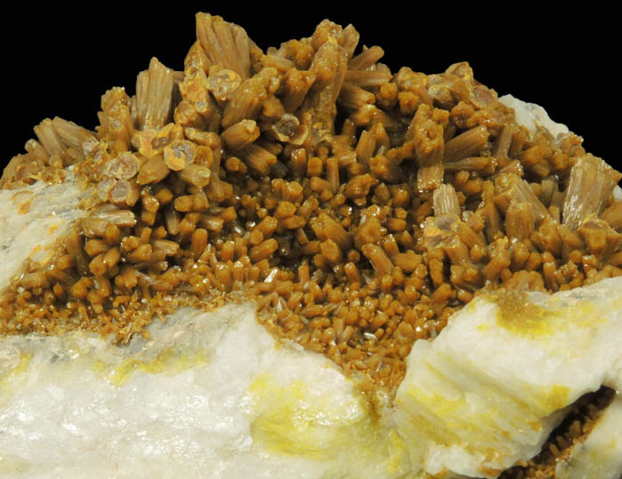 Pyromorphite on Barite from Mine des Farges, Ussel, Corrze, France